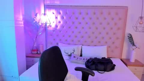 Snapshot of victoria_kitt chatting on September 11, 7:58 pm victoria_kitt online show from September 11, 7:58 pm