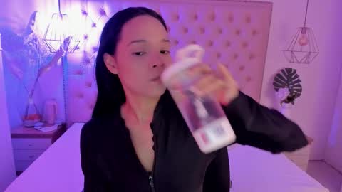 Snapshot of victoria_kitt chatting on September 30, 4:01 pm victoria_kitt online show from September 30, 4:01 pm