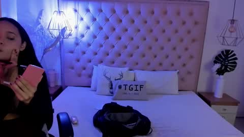 Snapshot of victoria_kitt chatting on October 3, 7:11 pm victoria_kitt online show from October 3, 7:11 pm