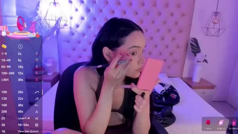 Snapshot of victoria_kitt chatting on October 9, 7:45 pm victoria_kitt online show from October 9, 7:45 pm