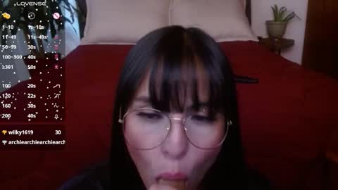 VICTORIA MARTELO online show from February 11, 4:23 pm