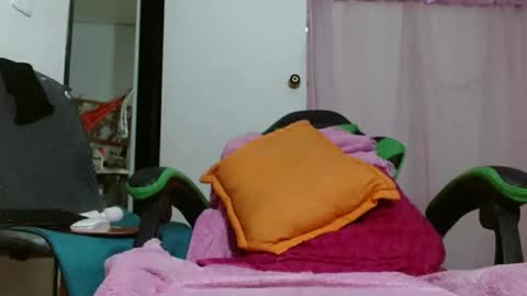 Snapshot of victoria_miler chatting on September 20, 10:55 pm VICKY online show from September 20, 10:55 pm