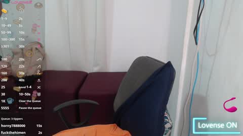 Snapshot of victoria_milf06 chatting on January 11, 8:43 am victoria online show from January 11, 8:43 am