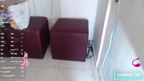 Snapshot of victoria_milf06 chatting on January 25, 4:45 am victoria online show from January 25, 4:45 am