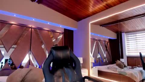 Victoria   Everyday From 1400 to 2130 Col Time online show from December 15, 7:40 pm