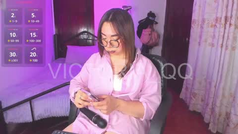 D A N I online show from February 1, 3:30 am