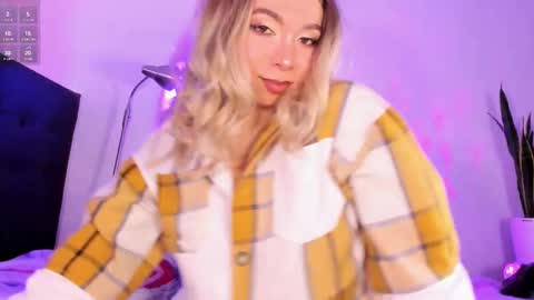 D A N I online show from November 28, 4:37 am