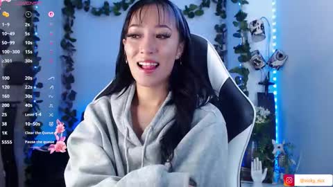 Snapshot of victoria_ricci_a chatting on November 25, 7:03 pm Victoria online show from November 25, 7:03 pm