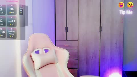 Victoria online show from May 30, 9:23 pm