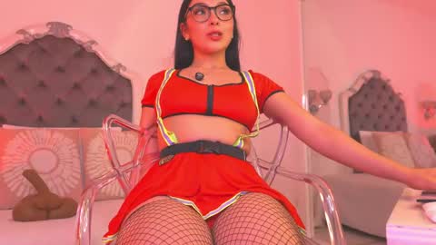 victoria_watsson online show from October 10, 12:48 pm