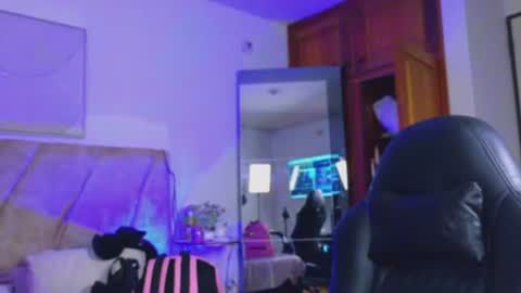 Snapshot of victoria_withmore chatting on June 24, 12:15 pm Victoria online show from June 24, 12:15 pm