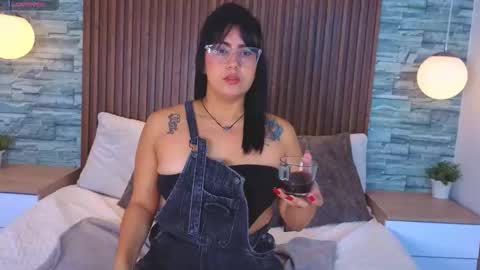 Victoria Andrade online show from February 18, 12:23 pm