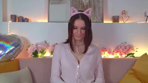 Victoria online show from February 15, 3:39 pm