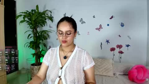 Snapshot of victoriablack_ chatting on June 2, 10:06 am Victoria online show from June 2, 10:06 am