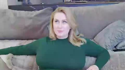 Miss V online show from December 28, 1:49 pm