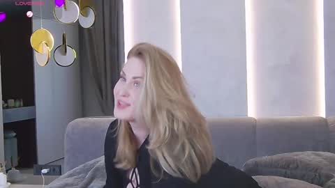 Miss V online show from February 19, 8:01 am