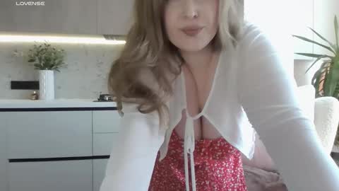 Snapshot of victoriafalls chatting on May 5, 12:35 pm Miss V online show from May 5, 12:35 pm
