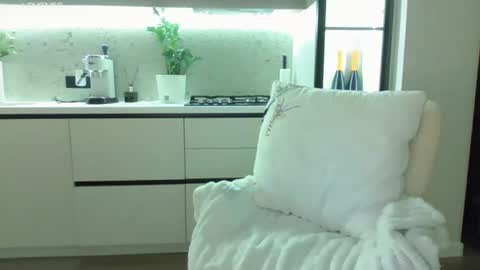 Snapshot of victoriafalls chatting on June 22, 11:46 pm Miss V online show from June 22, 11:46 pm