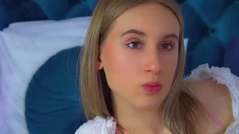 Victoria online show from November 25, 6:30 pm