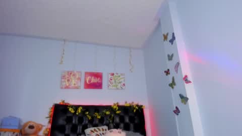 Snapshot of victorialarson2 chatting on October 1, 3:51 pm Victoria Larson - Independient Model online show from October 1, 3:51 pm