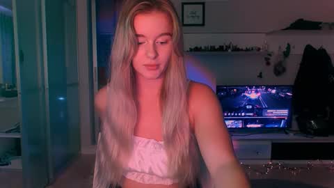 Eva and Victor online show from September 20, 11:11 am