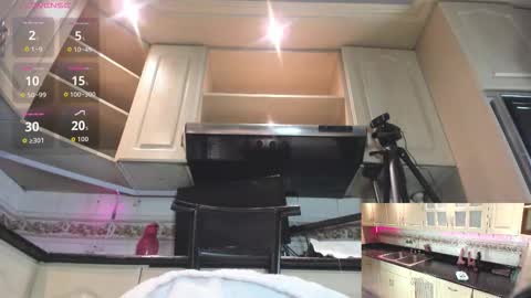 Victoria online show from November 18, 11:58 am