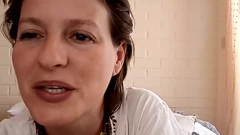 victoriaqueen1990 online show from December 16, 7:32 pm