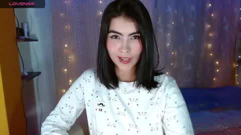 Snapshot of victoriia_henao_ chatting on February 16, 2:42 am victoriia_henao_ online show from February 16, 2:42 am