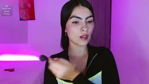 Snapshot of victoriia_henao_ chatting on November 24, 3:06 am victoriia_henao_ online show from November 24, 3:06 am