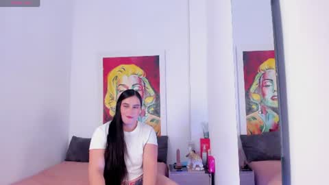 Snapshot of victoriia_munoz chatting on June 19, 3:27 pm victoria online show from June 19, 3:27 pm