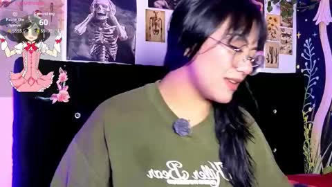 Snapshot of victoriia_thompson chatting on February 6, 8:23 pm victoriia_thompson online show from February 6, 8:23 pm