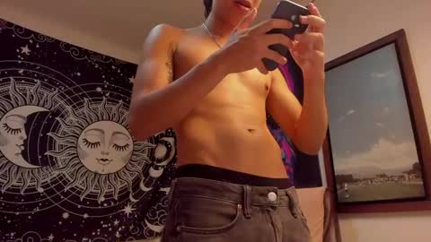 Snapshot of victorino_jhonson chatting on May 13, 6:49 pm Victorino Jhonson online show from May 13, 6:49 pm
