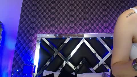 victtoria lee online show from April 11, 7:07 pm