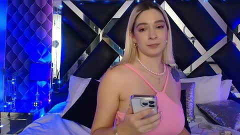 victtoria lee online show from May 16, 12:40 am