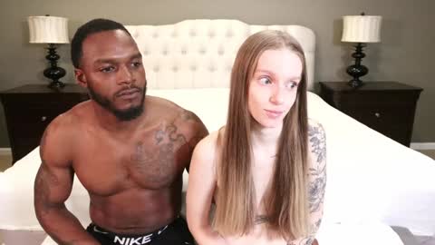 Snapshot of videoxxx chatting on December 5, 1:25 am VIDEOXXX online show from December 5, 1:25 am