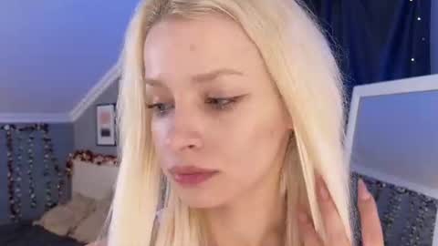 Snapshot of vienna_gones chatting on June 12, 10:58 am Eva online show from June 12, 10:58 am