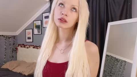 Snapshot of vienna_gones chatting on June 26, 12:09 pm Eva online show from June 26, 12:09 pm