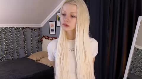 Snapshot of vienna_gones chatting on June 28, 12:11 pm Eva online show from June 28, 12:11 pm