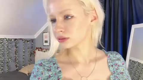 Snapshot of vienna_gones chatting on July 4, 11:05 am Eva online show from July 4, 11:05 am