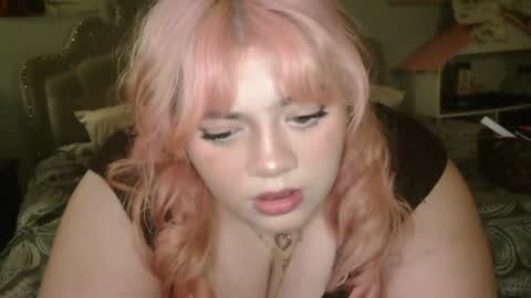 Snapshot of viennavisabelle chatting on May 21, 6:20 am viennavisabelle online show from May 21, 6:20 am