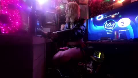 Vie ViXiiiN online show from April 21, 9:37 am