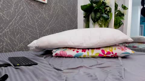 viictoriiasaenz online show from May 23, 5:56 am
