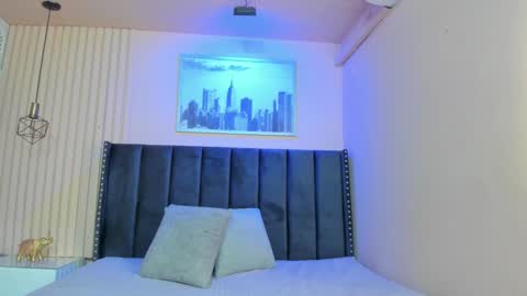 Viiolett online show from March 8, 8:25 pm