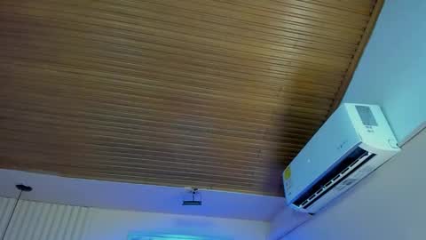 Viiolett online show from September 21, 7:59 pm