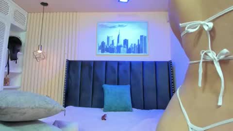 Viiolett online show from March 8, 8:45 pm