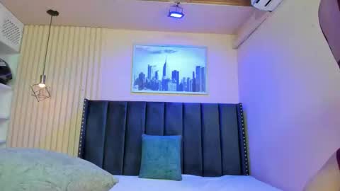 Viiolett online show from March 10, 8:03 pm