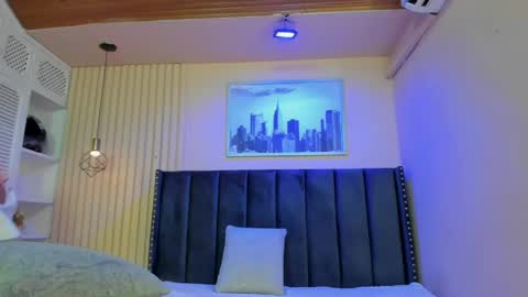 Viiolett online show from April 4, 9:23 pm