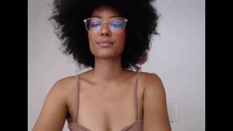 Snapshot of viiolettaaa chatting on May 29, 9:46 pm viiolettaaa online show from May 29, 9:46 pm