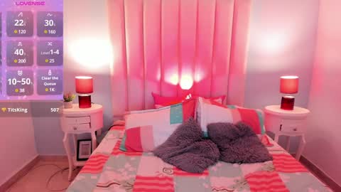 Violet online show from February 5, 2:59 pm