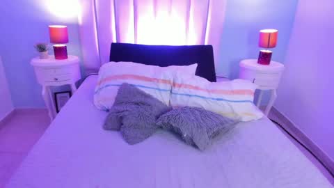 Snapshot of viiooleet chatting on May 28, 12:35 pm Violet online show from May 28, 12:35 pm